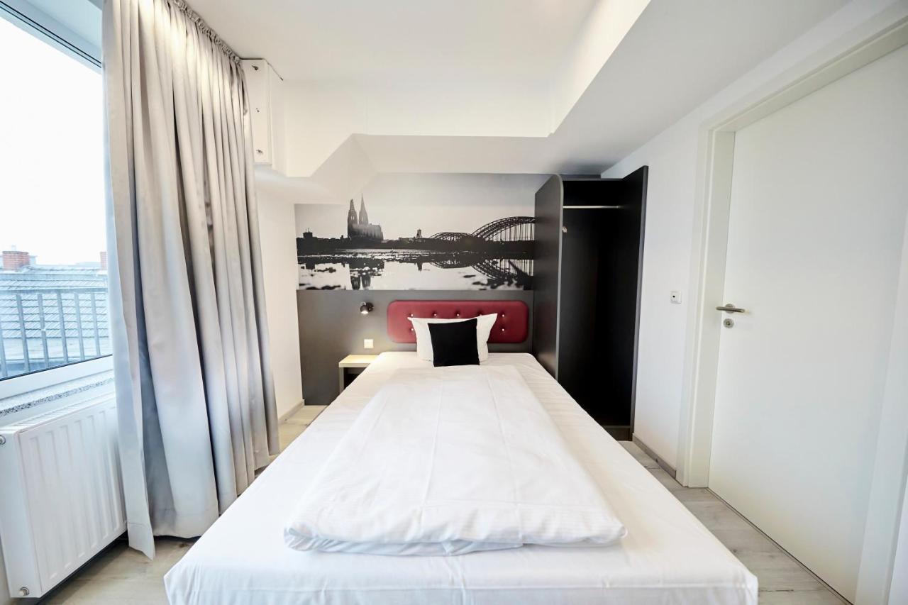 Smarty Cologne Dom Hotel - Boardinghouse - Kontaktloser Self Check-In Exterior photo