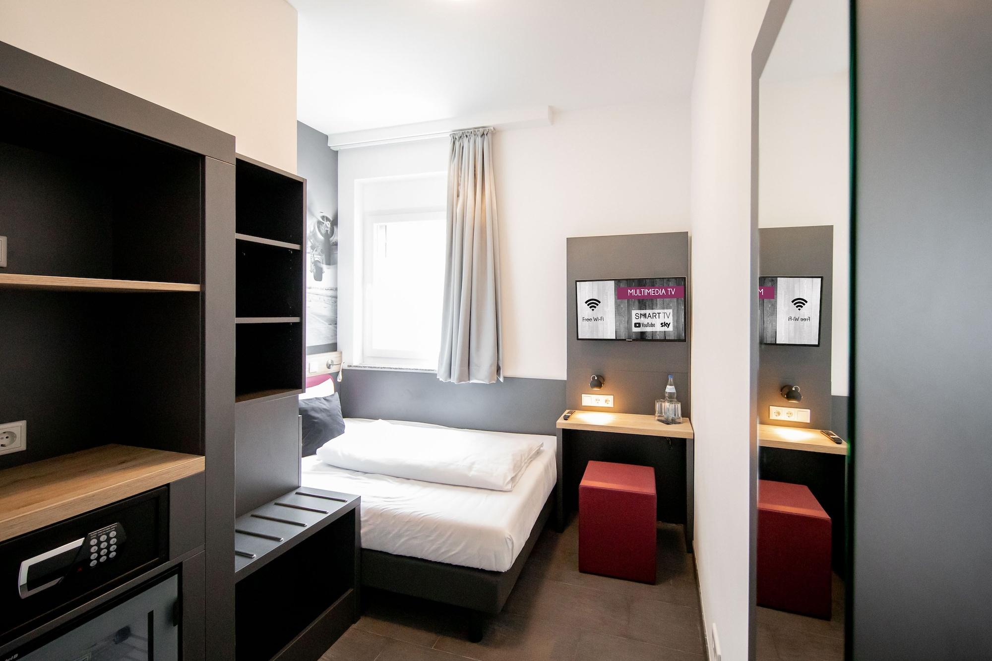 Smarty Cologne Dom Hotel - Boardinghouse - Kontaktloser Self Check-In Exterior photo