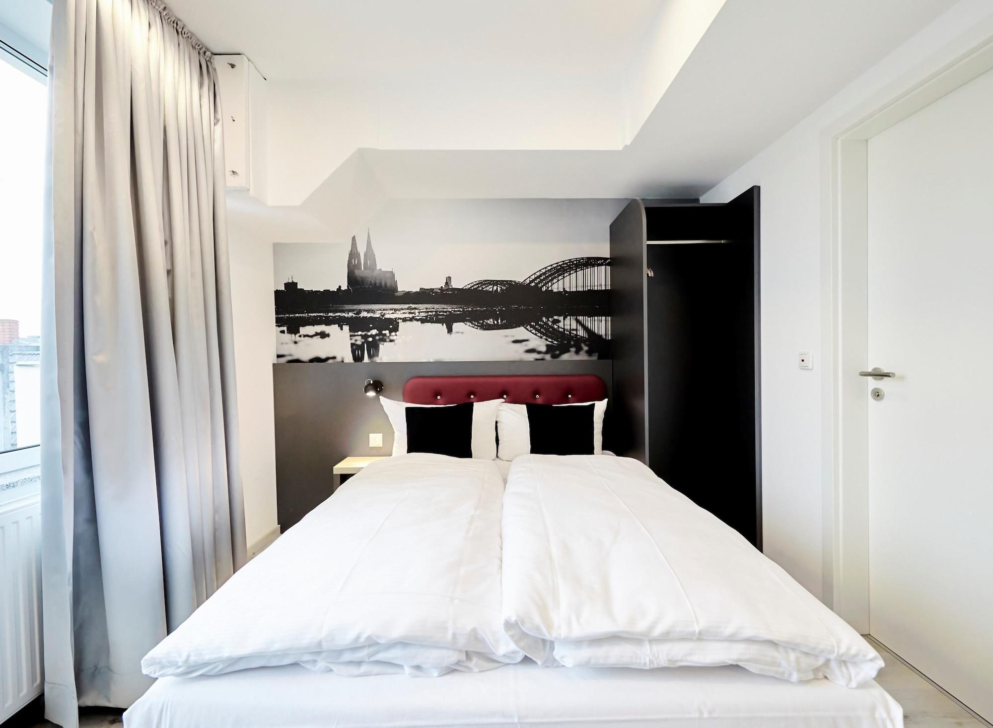 Smarty Cologne Dom Hotel - Boardinghouse - Kontaktloser Self Check-In Exterior photo